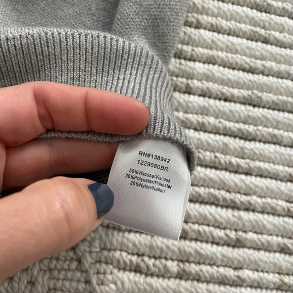 Gray Womens Crewneck Black Sequin Heart Pullover Knit Top NTW - Picture 4 of 9